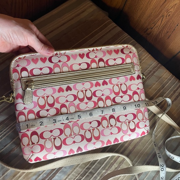Coach’s Valentine C Pattern Tablet Bag; GUC - Picture 3 of 14